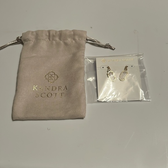 Kendra Scott Gold Dangle Earings - Picture 1 of 3